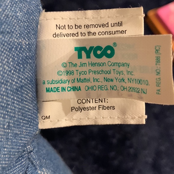 Vintage 1998 Rock n’ Roll Elmo - Picture 8 of 8